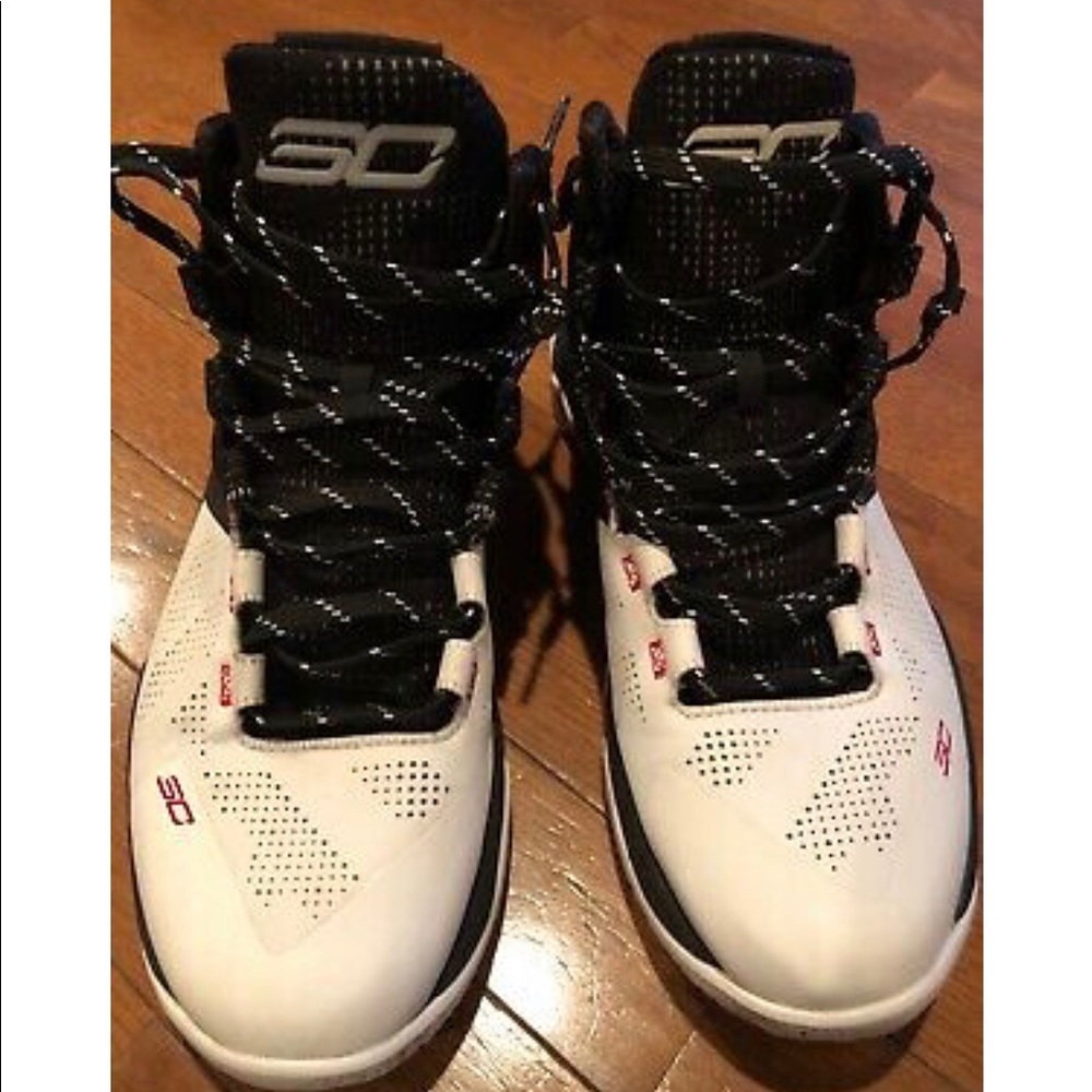 UA used gym shoes